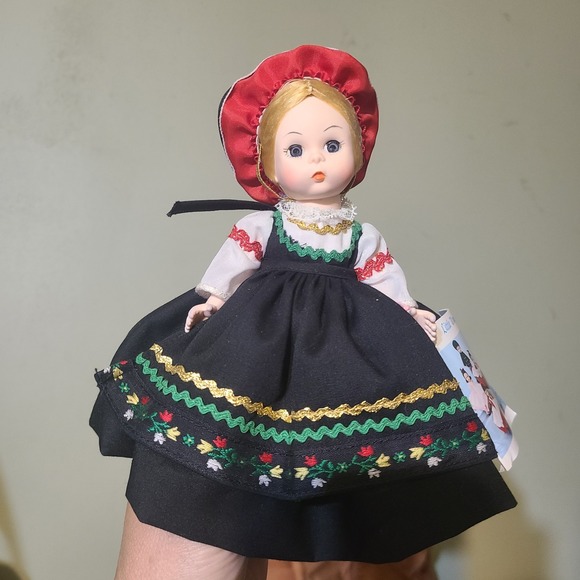 Vtg Madame Alexander International Alexander-kins "Finland" 8" Doll #561 w/Box - Picture 4 of 9